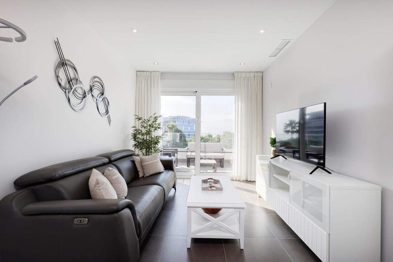 Brand New Apartment With Pool And Sea View In ماربيا المظهر الخارجي الصورة